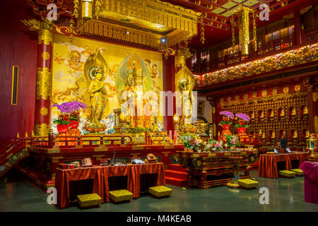 Singapur, Singapur - Januar 30. 2018: Der Buddha Statue im Buddha Zahns Tempel, Singapur in der Nähe von China Town. Stockfoto