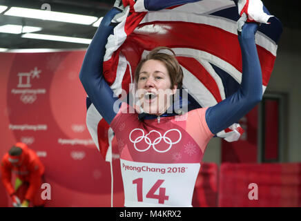 Großbritanniens Lizzy Yarnold feiert Gold gewinnen in das Skelett der Frauen an der Alpensia Sliding Center während der Tag acht der Olympischen Winterspiele 2018 PyeongChang in Südkorea. Stockfoto