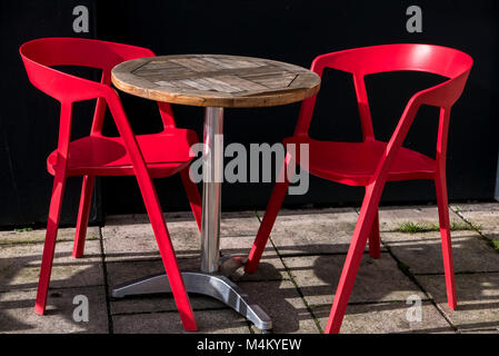 Cafe leben, Sitzgelegenheiten im Freien Stadt Bath, Somerset, England Stockfoto