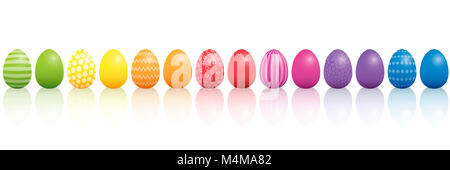 Ostern Eier. Mit verschiedenen Farben und Mustern. Rainbow farbige dreidimensionale Darstellung auf weißem Hintergrund. Stockfoto