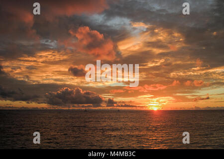 Sonnenuntergang im Indischen Ozean, die Seychellen Stockfoto