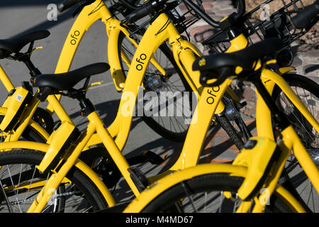 Eine Reihe von ofo Dock - weniger Fahrrad - Fahrräder in Tempe, Arizona, am 3. Februar 2018. Stockfoto