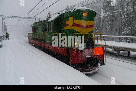 Winter auf der Eisenbahn in Russland Stockfoto