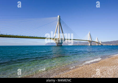 Fernsicht auf die Hängebrücke Rio Antirio in der Nähe von Patras, Griechenland Stockfoto