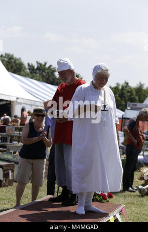 Pyjama aus den alten Tagen. Regionale Kleid von Wieringen in Nordholland Stockfoto