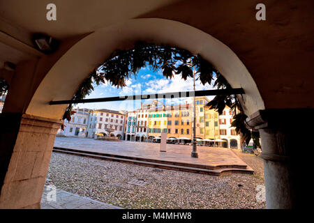 Piazza San Giacomo in Udine Sehenswürdigkeiten Aussicht, Stadt in der Region Friuli Venezia Giulia Italien Stockfoto