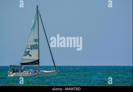 Ein Segel Boot auf dem Mittelmeer Stockfoto