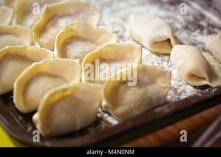 Fach für Roh chinesische Dim Sum Knödeln Stockfoto