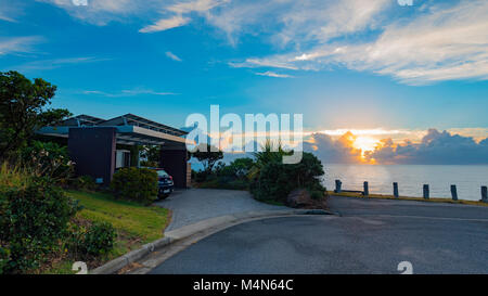 Sonnenaufgang an der Ostküste von Australien an Scotts Head im Norden von NSW Stockfoto