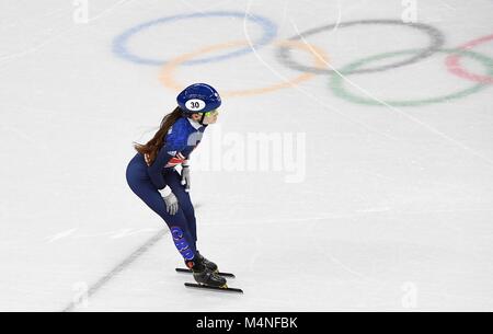 Pyeongchang, Südkorea. 7 Feb, 2018. Kathryn Thompson (GBR) kreuzt die Linie. Short Track. Gangneung Ice Arena. Pyeongchang 2018 Winter Olympics. Gangneung. Republik Korea. 17.02.2018. Credit: Sport in Bildern/Alamy leben Nachrichten Stockfoto