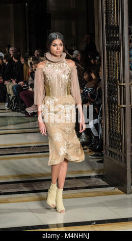 . London Fashion Week JIRI KALFAR eine tschechische Designer Modenschau Fashion Scout, Freimaurer's Hall, London. Kredit Ian Davidson/Alamy leben Nachrichten Stockfoto