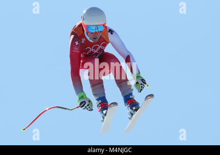 Jasmin Flury aus der Schweiz während der Frauen Ski alpin Super-G bei den Olympischen Winterspielen 2018 in der Jeongseon Alpine Center in Pyeongchang, Südkorea, 17. Februar 2018. Foto: Michael Kappeler/dpa Stockfoto