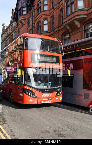 Nottingham City Busse in der King Street, UK. Stockfoto