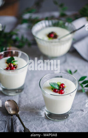 Hausgemachte Zitrone Mousse Stockfoto