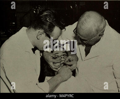 Jährliche Ankündigung der Dental School der Harvard University (1962) (14784815825) Stockfoto