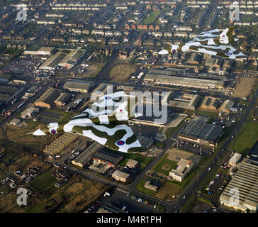 2 Vulcan B2 Bomber der RAF 44 Sqn überfliegen Lincoln, England, Großbritannien Stockfoto