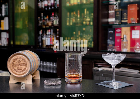 NOVEMBER 28, 2017 - TORONTO, KANADA: verschiedene Flaschen Schnaps auf der Anzeige. Stockfoto