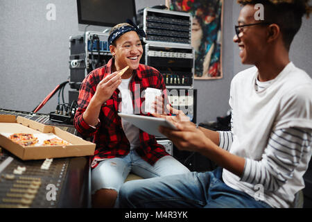 Mittagessen im Studio Stockfoto