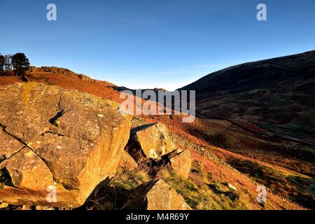 Sonnenlicht auf wenig Hart-Crag oben Scandale Pass Stockfoto