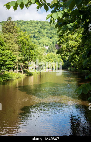 Fluss Derwent Valley bei Matlock Bath, Derbyshire, Großbritannien Stockfoto