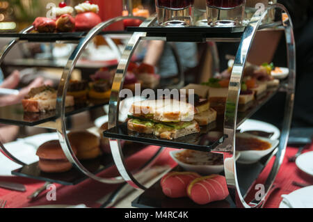 Nachmittagstee im Fullerton Hotel, Singapore. Stockfoto