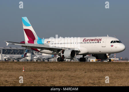 Stuttgart, Deutschland - Winter, 2018: ein Flugzeug am Flughafen Stuttgart Stockfoto