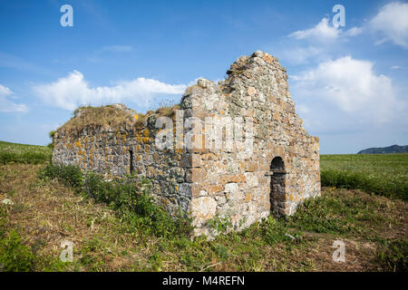Die Ruinen der St. Nessan's Kirche, Irland's Auge, Howth, County Dublin, Irland. Stockfoto