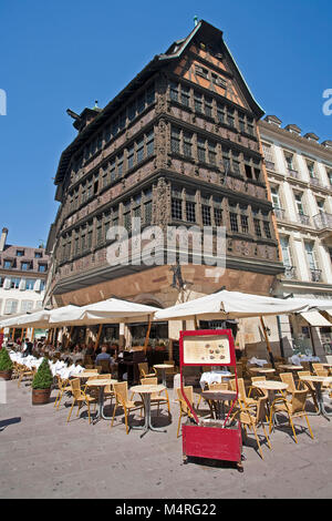 Maison Kammerzell, Gourmet Restaurant im Cathedral Square, Fachwerkhaus, ältestes Haus von Straßburg, gebaut 1427, Elsaß, Bas-Rhin, Frankreich, Europa Stockfoto