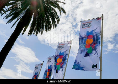 Melbourne, Australien: 11. März 2017: Fahnen wehen am Moomba Festival, das Laufen für 60 Jahre gewesen ist. Beliebt bei Familien und Touristen. Stockfoto