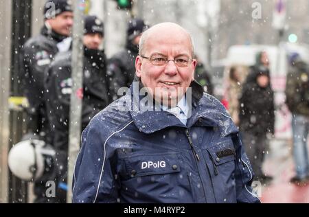 München, Bayern, Deutschland. 17 Feb, 2018. (Foto: Sachelle Babbar) Rainer Wendt, Chef der Deutschen Polizei Gewerkschaft (DPolG) Während der Münchner Sicherheitskonferenz wird angezeigt. Credit: Sachelle Babbar/ZUMA Draht/Alamy leben Nachrichten Stockfoto