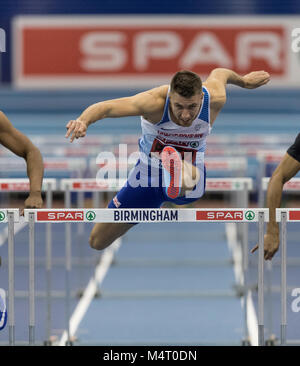 Birmingham, Großbritannien. 17 Feb, 2018. SPAR Britische Athletik Indoor Championships, Birmingham Arena. Andrew Pozzi Gewinnen der mens 60 Meter Hürden mit einer Zeit von 7.58 © Andy Gutteridge/Bild und Veranstaltungen/Alamy leben Nachrichten Stockfoto