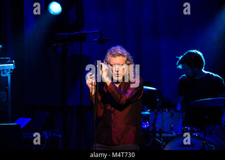 Toronto, Kanada. 17 Feb, 2018. Robert Plant führt mit dem sensationellen Platz Laufräder bei Massey Hall in Toronto. Credit: Bobby Singh/Alamy leben Nachrichten Stockfoto