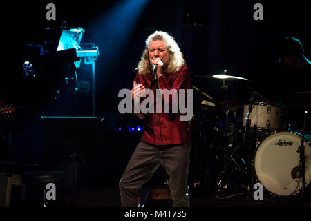 Toronto, Kanada. 17 Feb, 2018. Robert Plant führt mit dem sensationellen Platz Laufräder bei Massey Hall in Toronto. Credit: Bobby Singh/Alamy leben Nachrichten Stockfoto