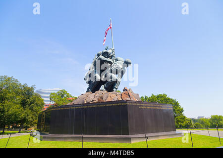 WASHINGTON DC, USA - 27. AUGUST 2016: Marine Corps War Memorial, Arlington, VA, USA. Die Iwo Jima Memorial wurde am 10. November 1954 gewidmet, von Pr Stockfoto