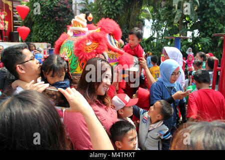 BANDUNG, Indonesien, IMLEK. Feier des chinesischen neuen Jahres in einem Einkaufszentrum in Bandung, West Java, Indonesien. Stockfoto