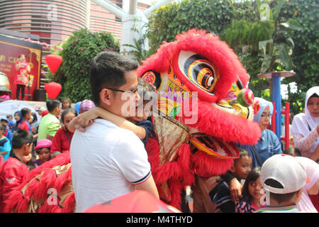 BANDUNG, Indonesien, IMLEK. Feier des chinesischen neuen Jahres in einem Einkaufszentrum in Bandung, West Java, Indonesien. Stockfoto