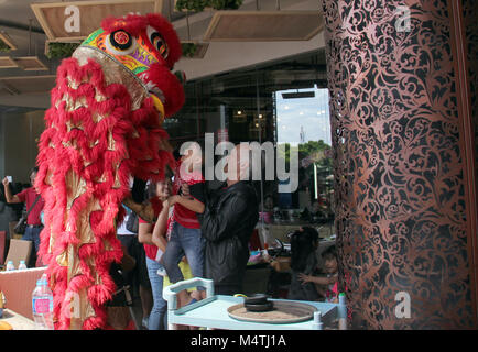 BANDUNG, Indonesien, IMLEK. Feier des chinesischen neuen Jahres in einem Einkaufszentrum in Bandung, West Java, Indonesien. Stockfoto