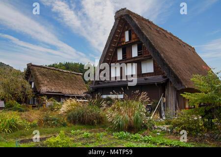 Shirakawa-go-Dorf in der Präfektur Gifu, Japan. Es ist eines der von der UNESCO zum Weltkulturerbe erklärt. Stockfoto