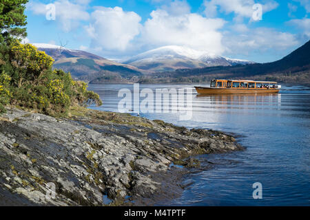 Derwentwater Einführung nähert sich der Küste. Lake District National Park England 4.2.18 Stockfoto