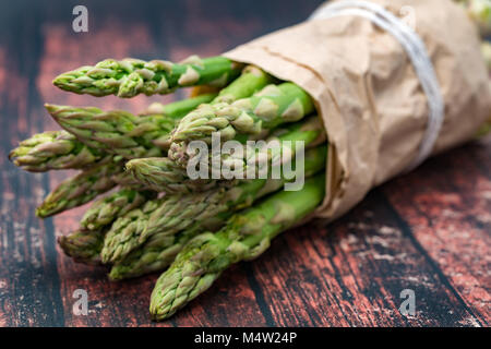 Frischer Spargel bundle Stockfoto