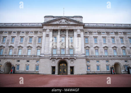 Wächter des Buckingham Palace, London, England, UK Stockfoto, Bild