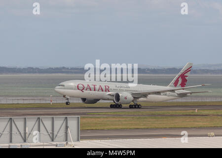 A7-BBD Boeing 777-2 DZ (L) R) Qatar Airways, Auckland Airport, Auckland, Nordinsel, Neuseeland Stockfoto