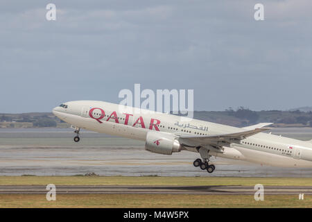 A7-BBD Boeing 777-2 DZ (L) R) Qatar Airways, Auckland Airport, Auckland, Nordinsel, Neuseeland Stockfoto