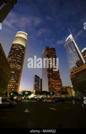 Los Angeles Downtown Gebäude von unten Stockfoto