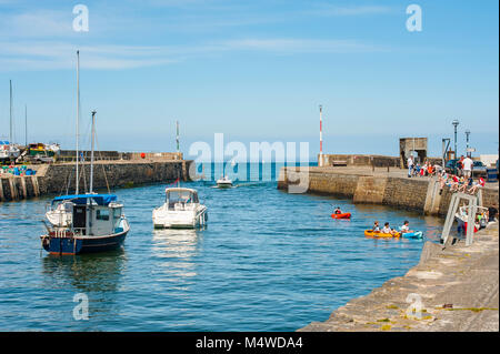 Aberaeron Hafen an einem sonnigen Sommertag Stockfoto