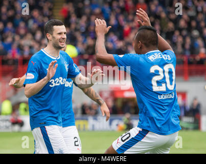 Förster' Jamie Murphy (links) feiert ersten Ziel seiner Seite des Spiels zählen während der Ladbrokes schottischen Premiership Gleichen am SuperSeal, Stadion, Hamilton. Stockfoto