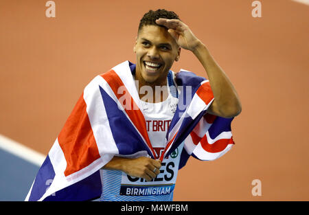 Elliot Giles feiert den Gewinn der Männer 800 m während der Tag zwei Der SPAR British Indoor Leichtathletik WM Arena Birmingham. Stockfoto