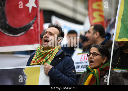 Ein Protestmarsch statt demonstrieren gegen angebliche Türkische Kriegsverbrechen in Afrin Stockfoto