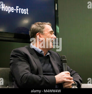 Nigel Mansell CBE, ein Interview von Henry Hope-Frost im Supagard Theatre, während der Londoner Classic Car Show 2018 Stockfoto