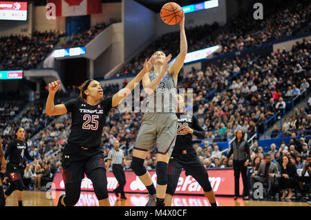 Hartford, CT, USA. 18 Feb, 2018. Katie Lou Samuelson (33) Der Uconn Huskies Drives zum Korb während eines Spiels gegen den Tempel Eulen bei der XL Center in Hartford, CT. Gregory Vasil/CSM/Alamy leben Nachrichten Stockfoto